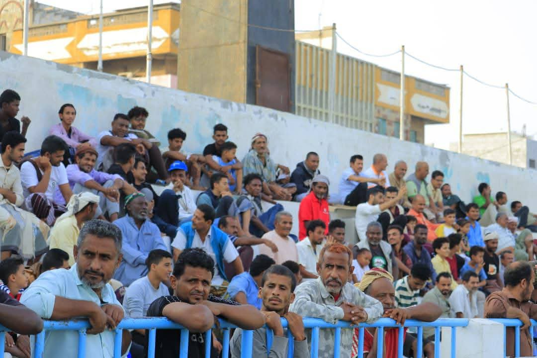 يوم رياضي استثنائي في العلفي.. حضور جماهيري لافت وتكريمات وجوائز في بطولة قدامى اللاعبين