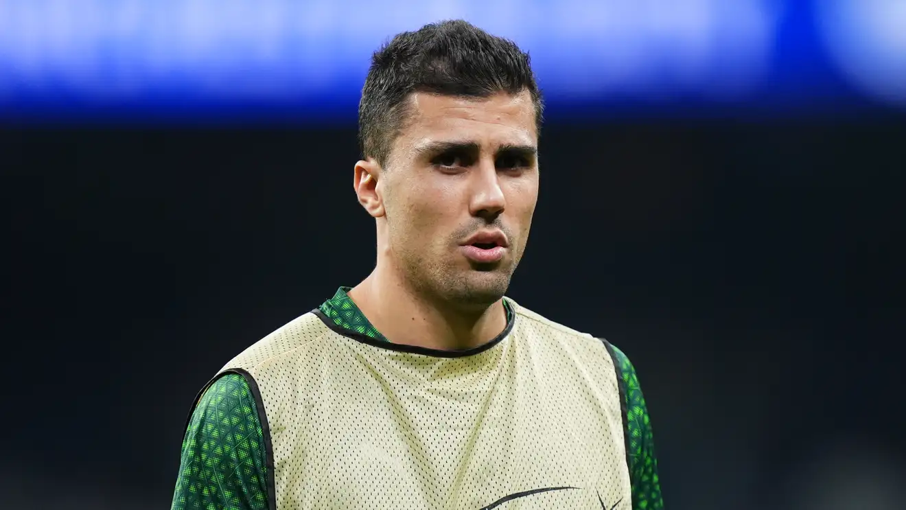 السيتي يتحرك خطوة جديدة لمنع انتقال رودري إلى ريال مدريد