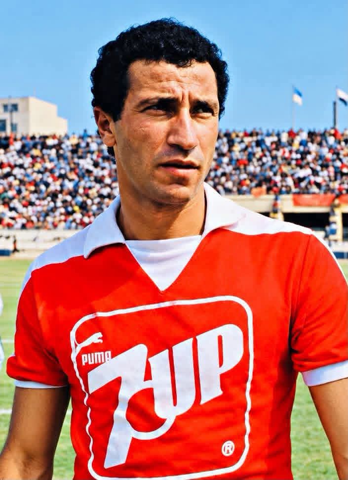 الخطيب رئيس النادي الاهلي المصري يقود نادي ميزانيته أكثر من 2 مليار جنيه  ..متى نرى رؤساء الأندية في اليمن من نجومه السابقين ؟؟