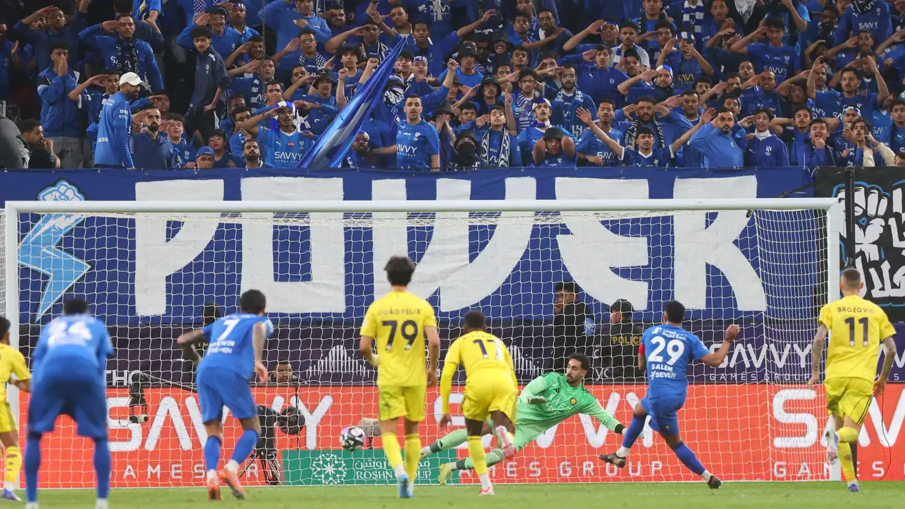 مشجع سعودي يعلن تغيير انتمائه من الهلال إلى النصر!