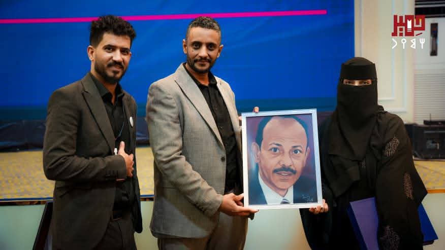 البكري وشيخ يشهدان احتفالات الذكرى الـ11 لتحرير عدن .