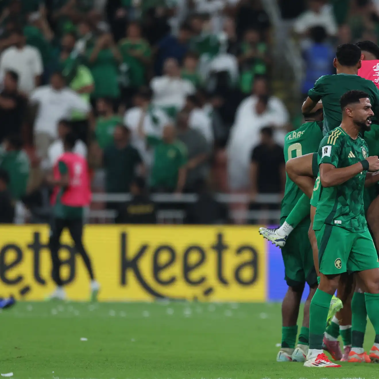 حائط الهلال يدعم المنتخب السعودي في قمة قطر