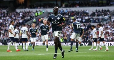 توتنهام يسقط أمام نيوكاسل بثنائية في الدوري الإنجليزي بمشاركة مرموش.