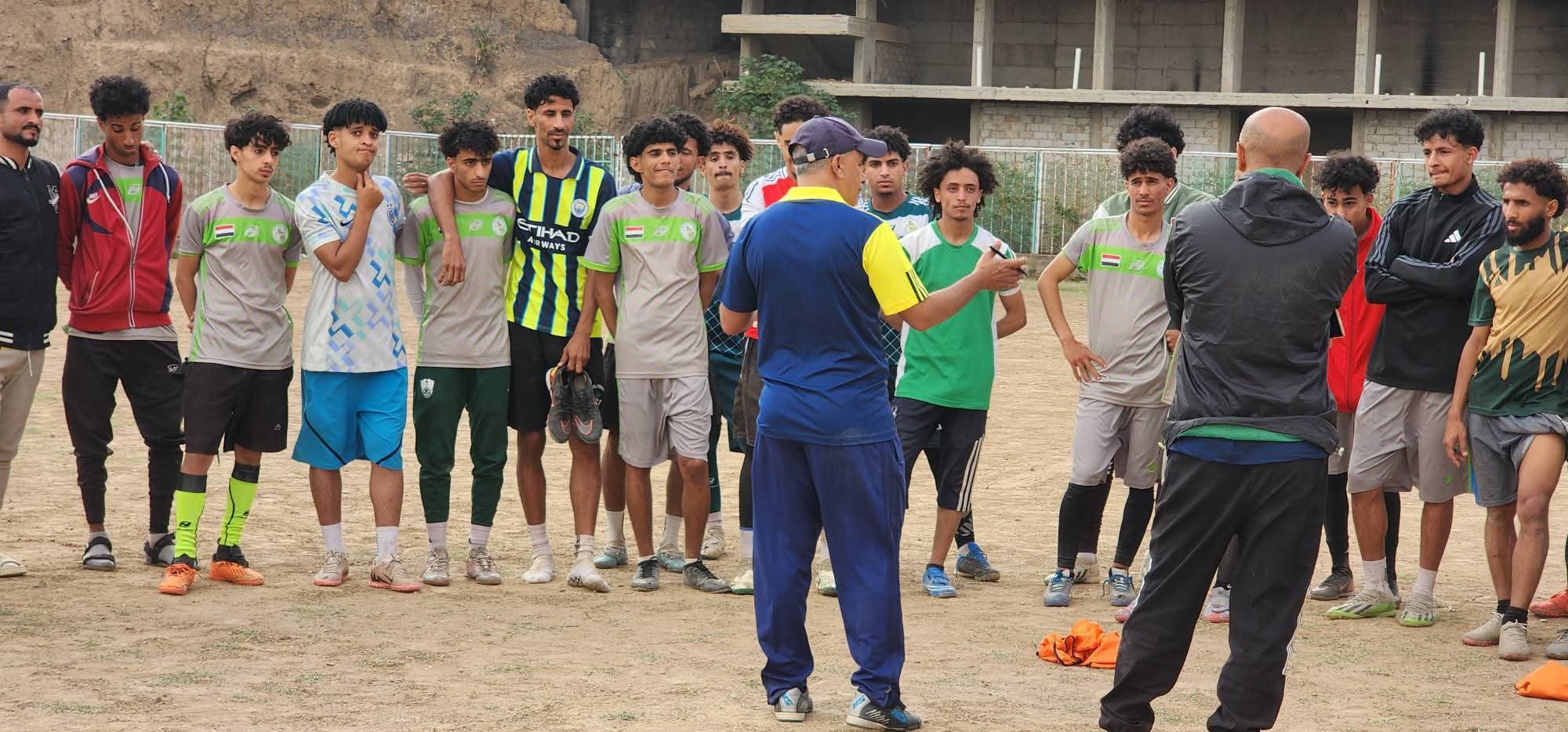 العنيد يلتقي طليعة تعز اليوم في  مباراة ودية .