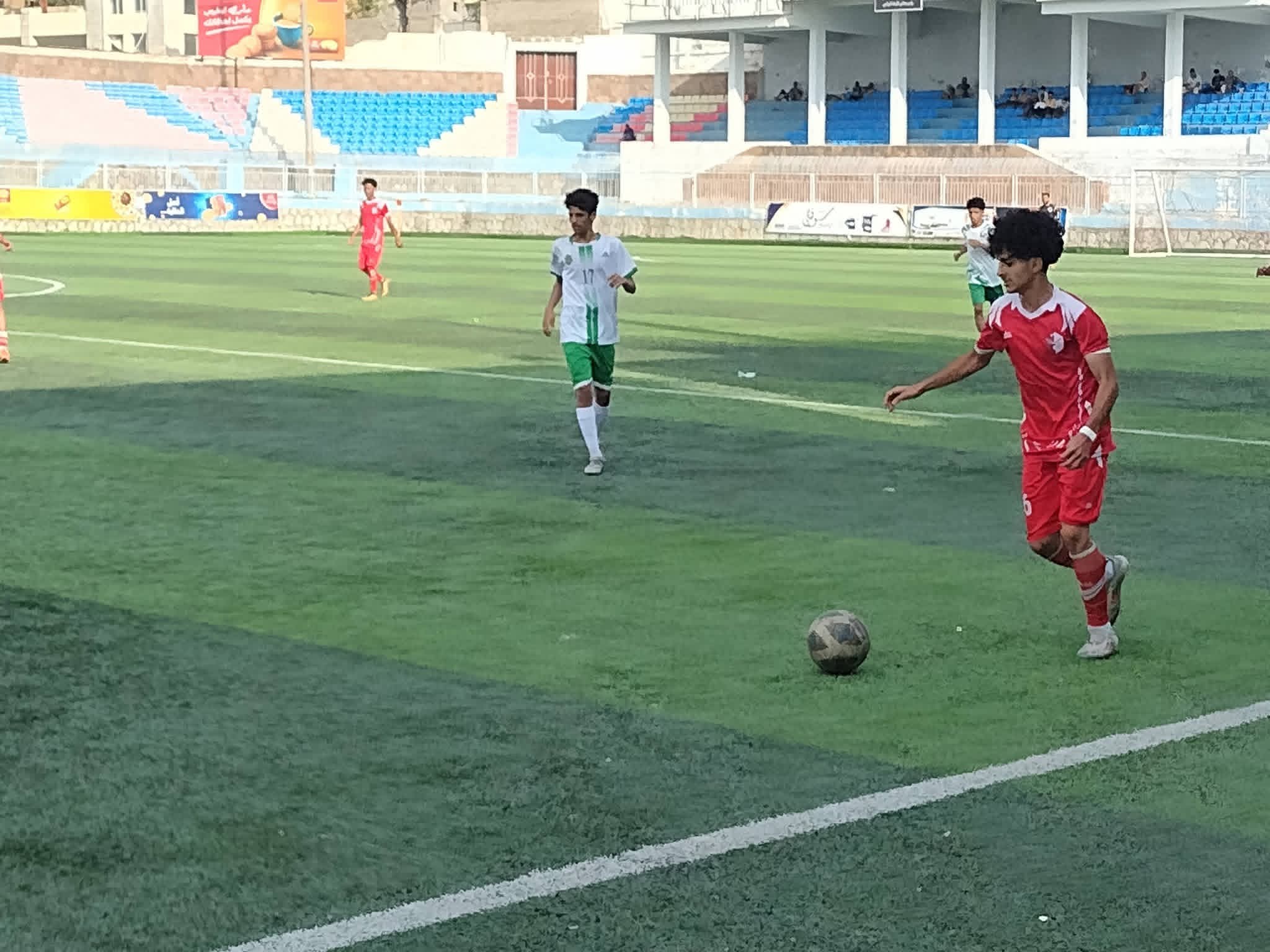اهلي تعز يكسب الرشيد بهدفيين نظيفين  .