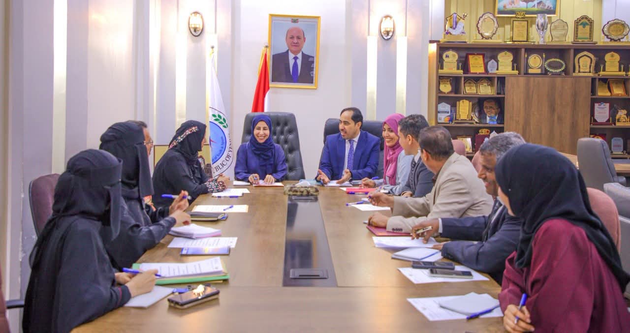 وزيرا "الشباب والرياضة" و "التخطيط" يبحثان تمويل إعادة تأهيل المنشآت الرياضية بعدن