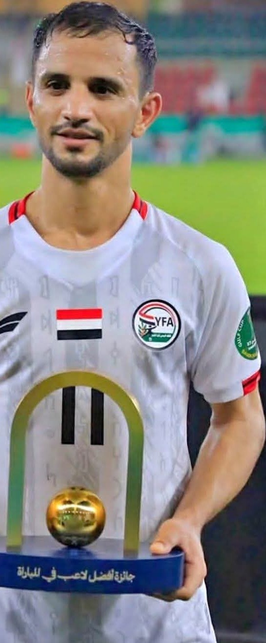 في زمن أصبح فيه الظهور الإعلامي أوقات كثيرة أهم من العطاء داخل الملعب
