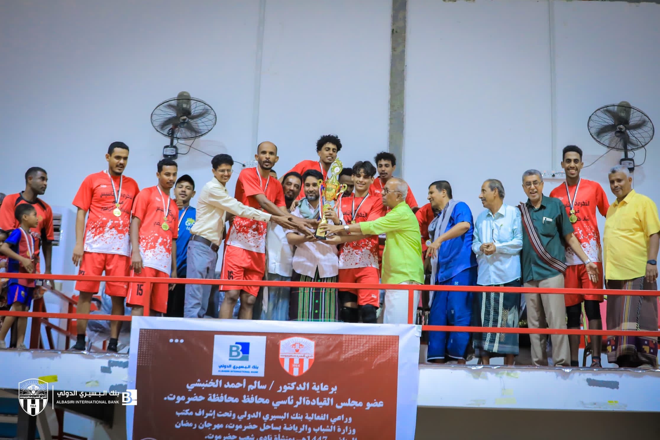 بأداء قوي شباب أكتوبر يحسم نهائي الطائرة ويُتوّج باللقب بعد تغلبه على شباب الوحدة بثلاثة أشواط نظيفة في بطولة نادي شعب حضرموت الرمضانية.