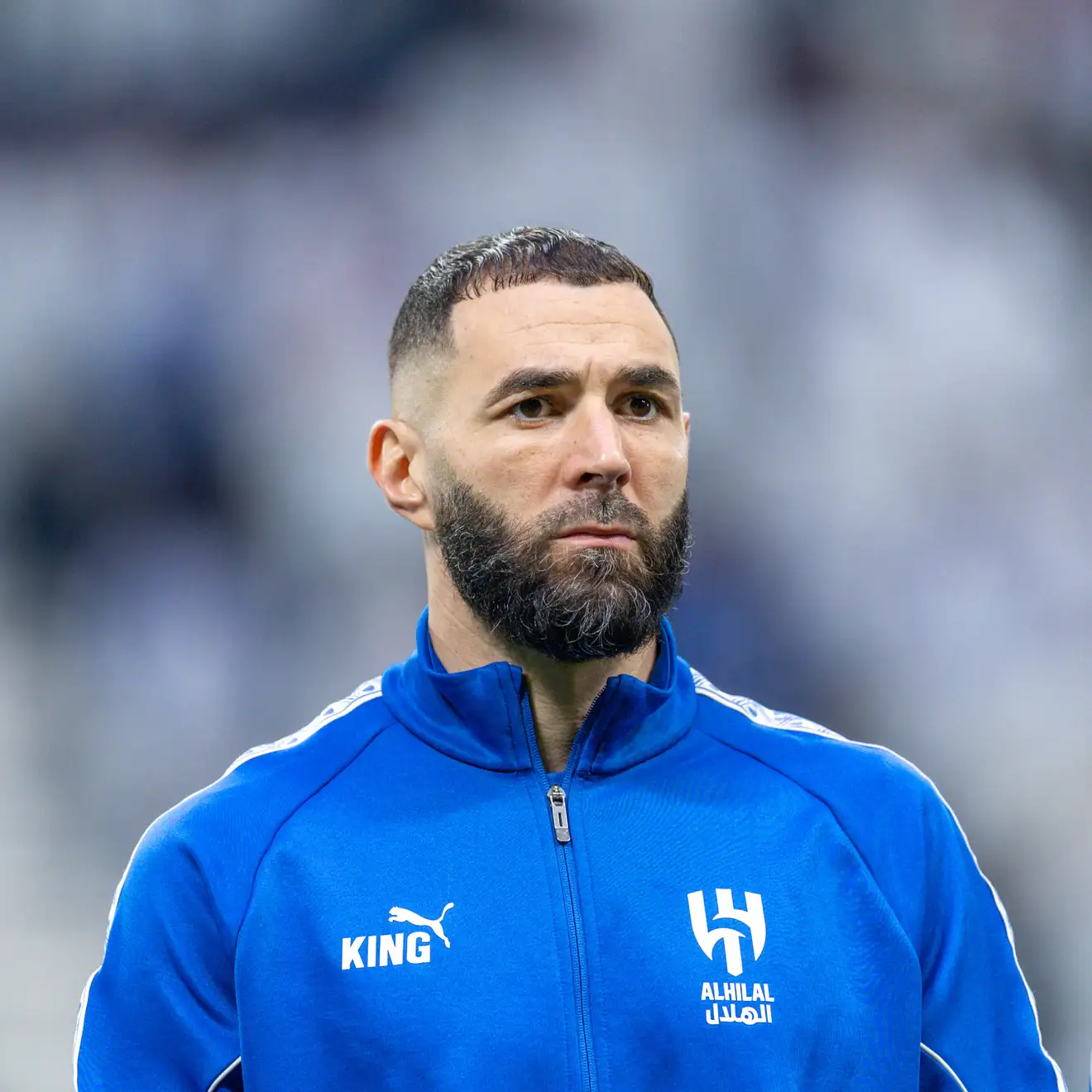 بعد أنباء رحيله.. هل يشارك بنزيما في مباراة الهلال والخليج؟