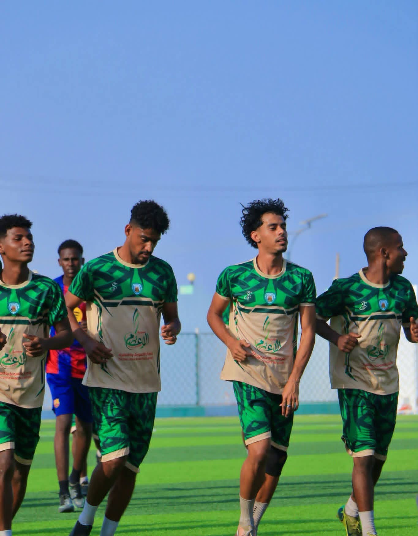 المكلا يواصل استعدادته لمواجهة المتصدرشعب حضرموت في دوري الاولى لكرة القدم .