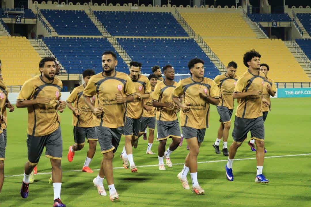 نادي شعب حضرموت يجري تدريبه الاخير على ملعب نادي الغرافة استعدادا لمواجهة الدحيل القطري