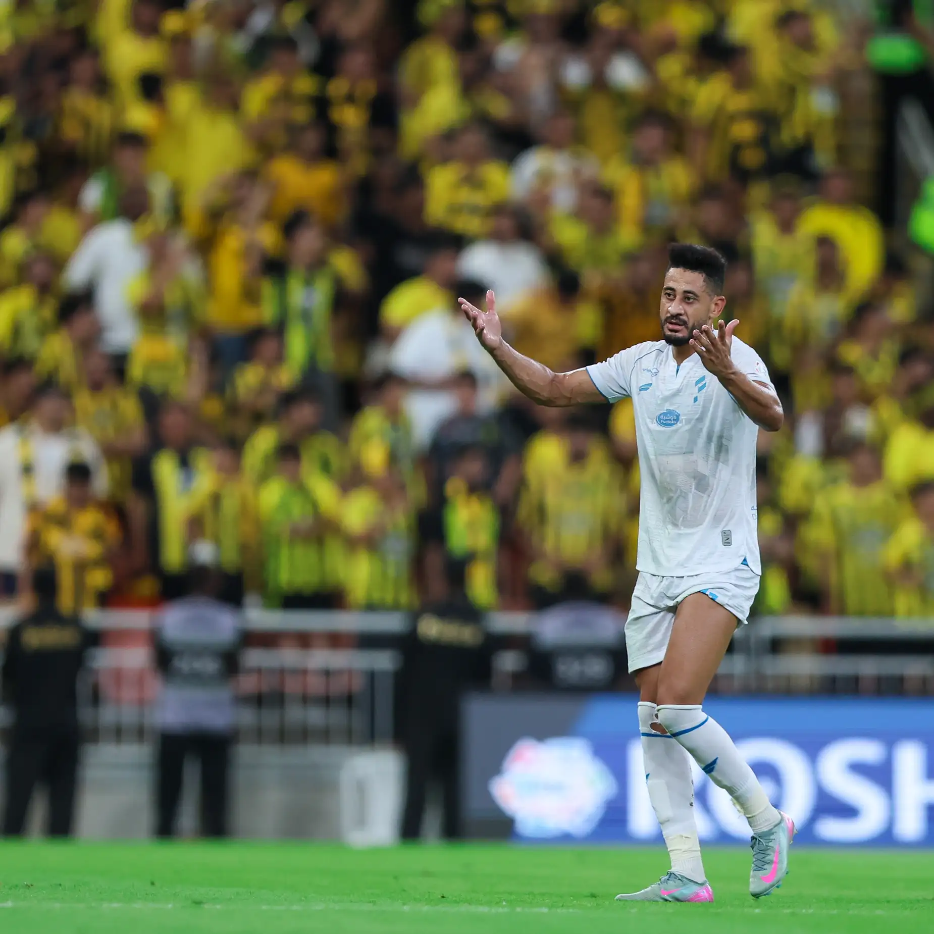 الخليج يكرر سيناريو الهلال القاسي.. ومراد باتنا يزاحم الكبار