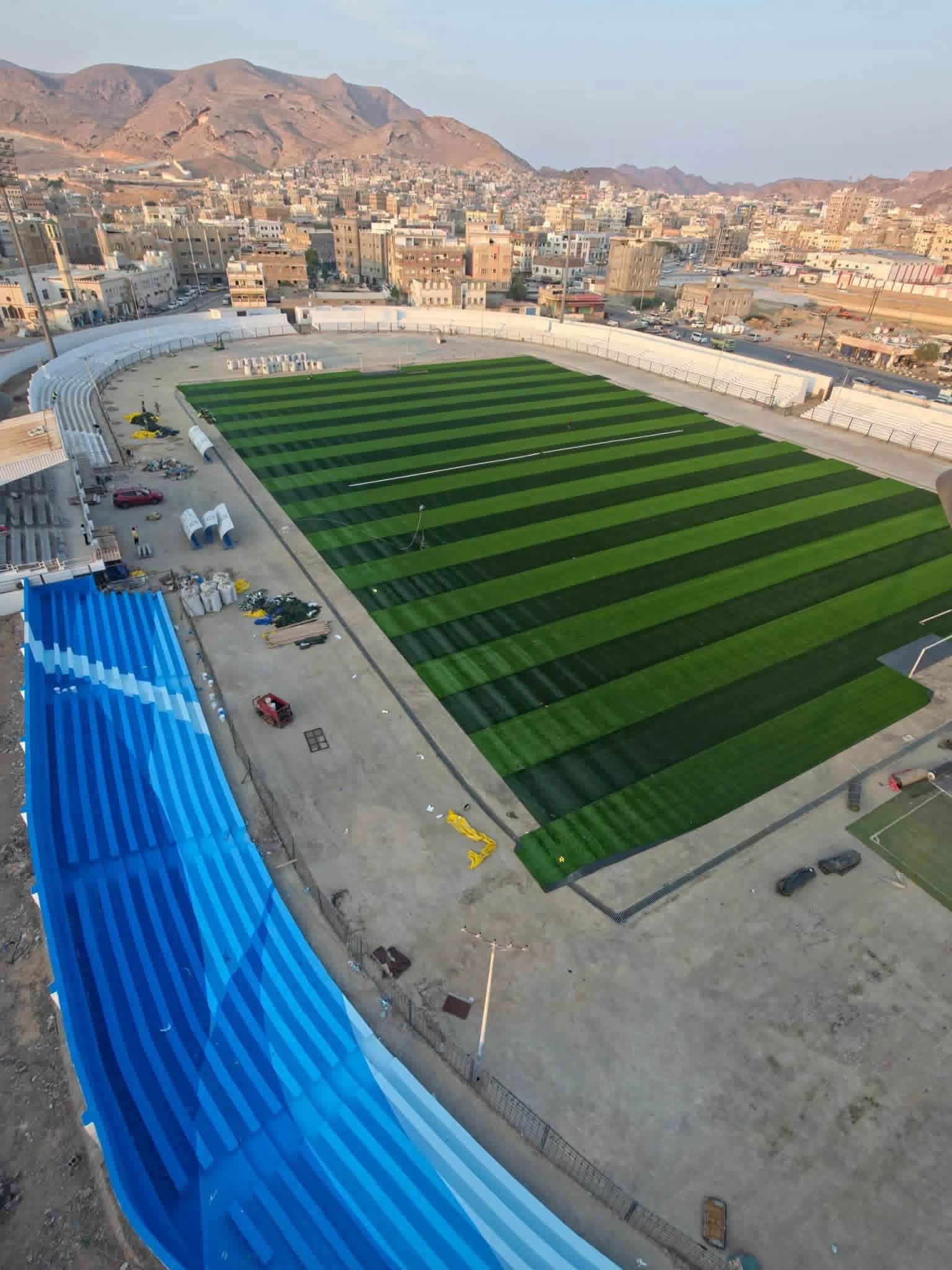 ضرورة استكمال مدرجات ملعب بارادم
