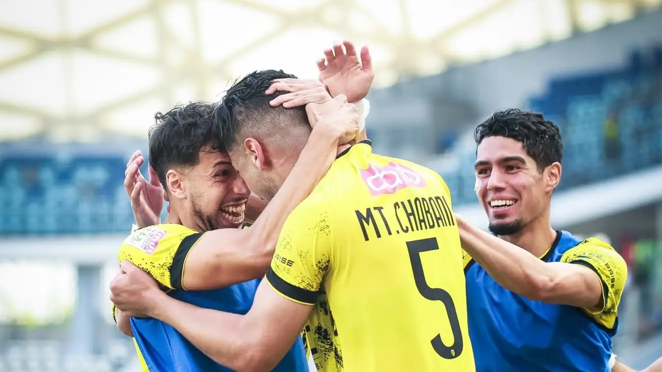 المغرب الفاسي يخطف الصدارة.. والوداد ينهار والجيش الملكي يتعثر
