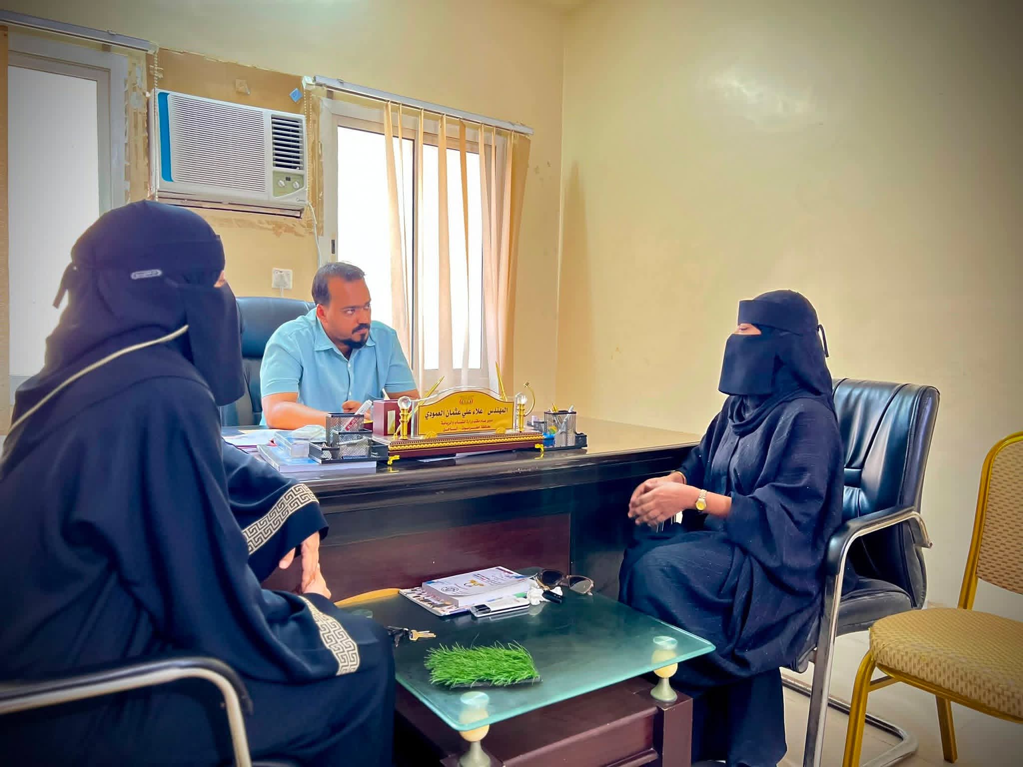 مكتب الشباب والرياضة بساحل حضرموت يبحث ترتيبات إقامة الطاولة المستديرة الشبابية بالمكلا