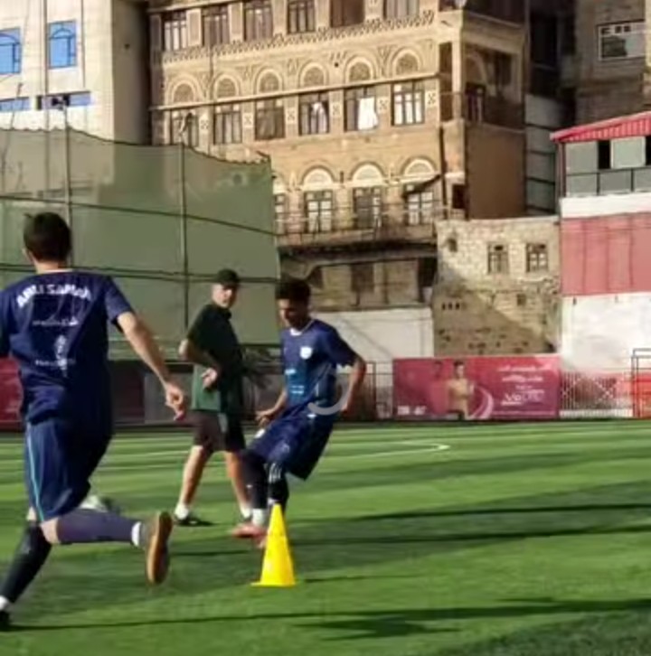 الأهلي يرفع جاهزيته البدنية والفنية في إطار التحضيرات للقاء سلام الغرفة في الدوري العام