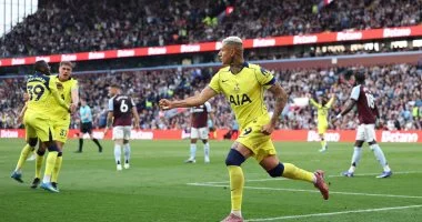 السبيرز يحصد 3 نقاط فى مهمة الهروب من الهبوط