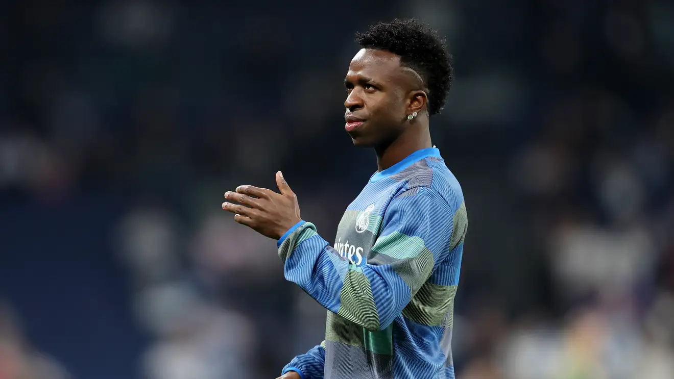 ما حقيقة تجدد مفاوضات أهلي جدة مع فينيسيوس؟