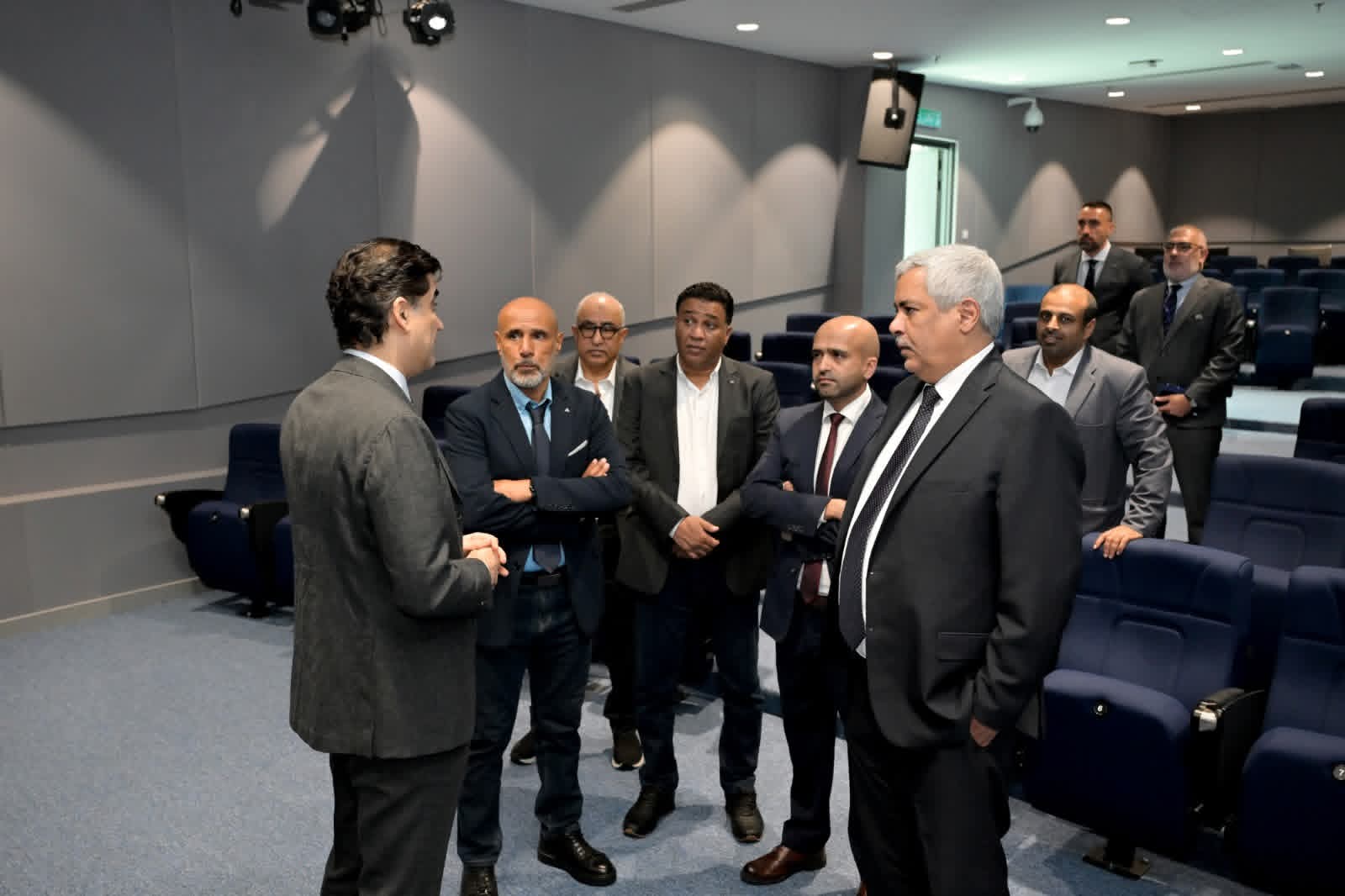 السنباني وسفرياته كجسر يربط الظل بالقوة ؟!