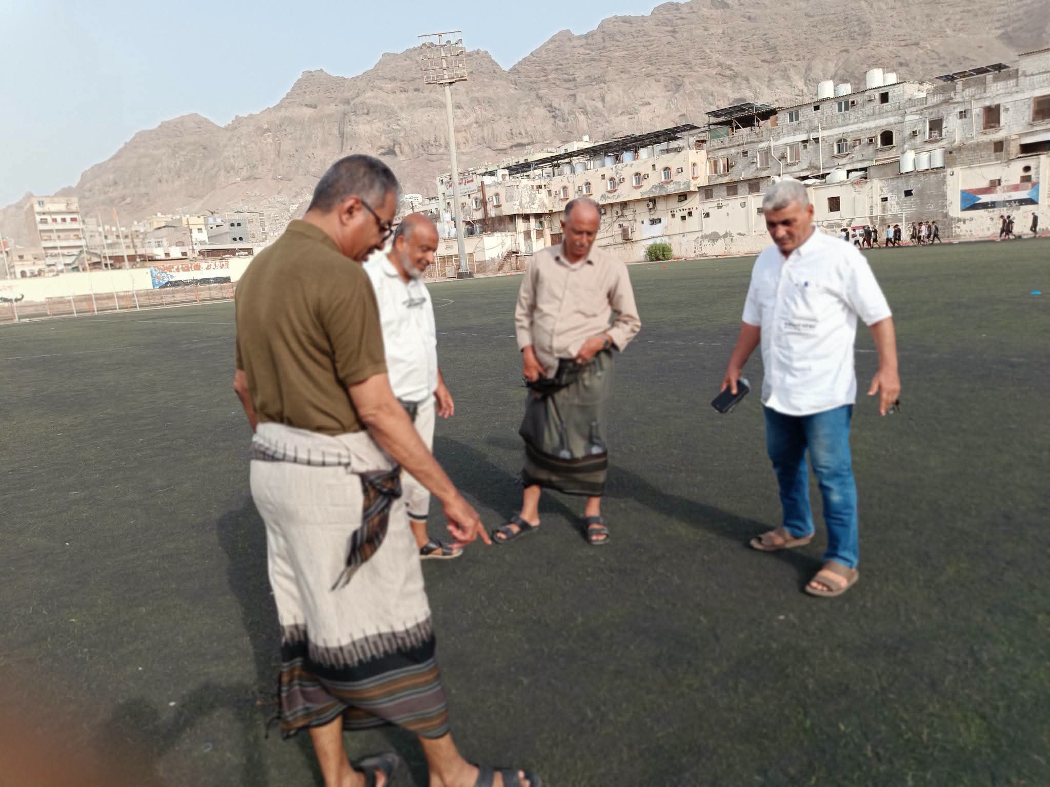 شمسان يناشد محافظ عدن ورجال الأعمال دعم مشروع تعشيب ملعب النادي..