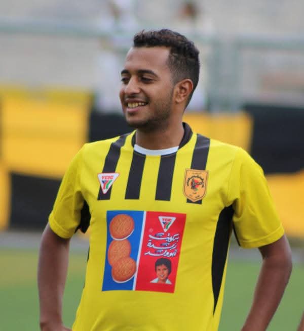 قصة نجاح وكفاح نجم ...مسيرة حافلة لنجوم سطروا تاريخ كروي جميل وأسألوا التاريخ عني انا يمني وأسألوا الملاعب عني انا صقراوي .