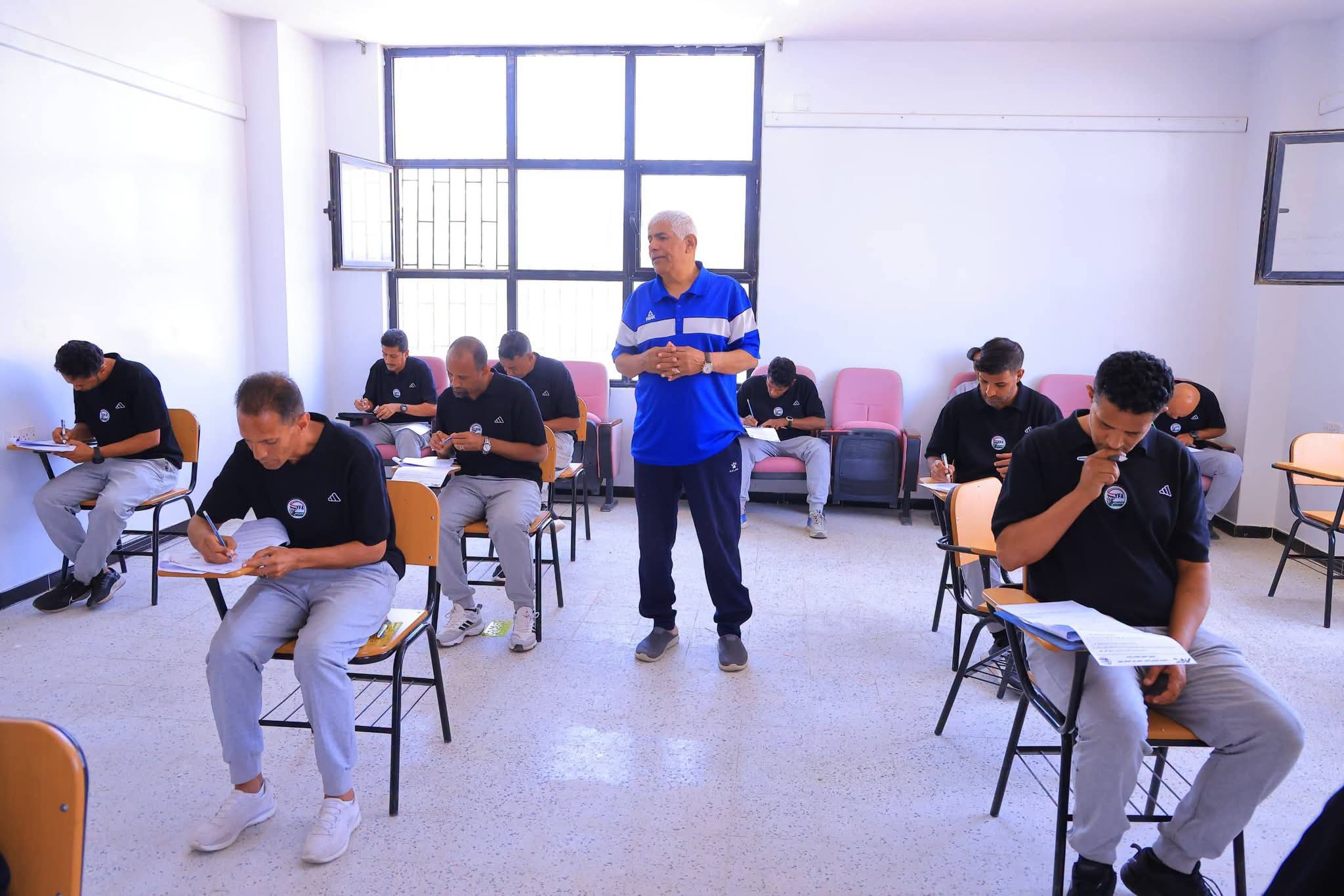 دورة B الآسيوية تصل محطتها النهائية بإجراء الاختبارات النظرية للمدربين
